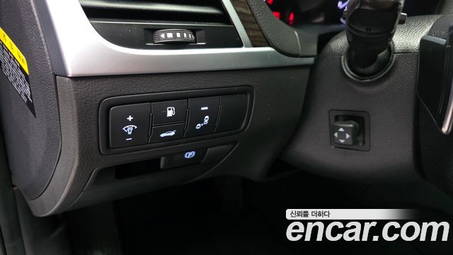Genesis G80 2018 — photo 17