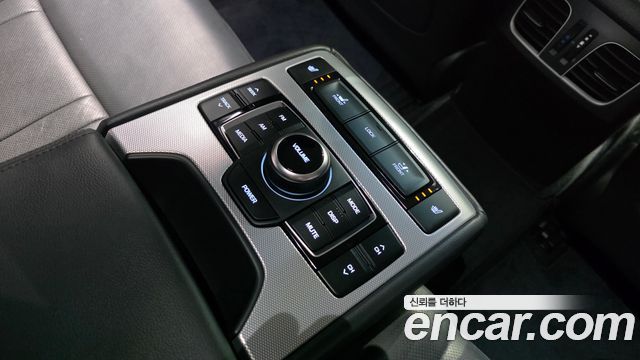 Genesis G80 2018 — photo 18