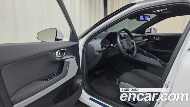 Polestar Polestar 2 2023 — photo 10