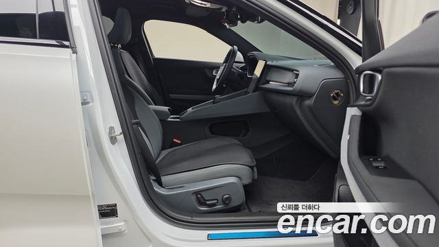 Polestar Polestar 2 2023 — photo 11