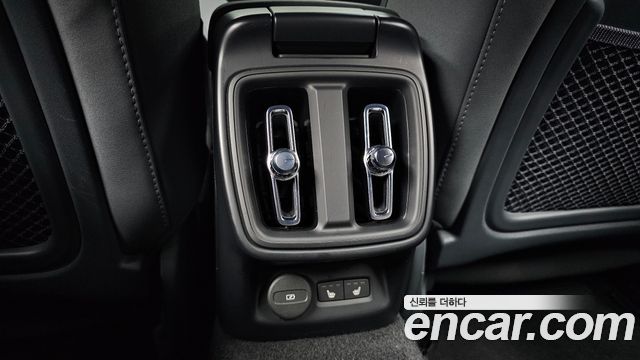 Polestar Polestar 2 2023 — photo 18
