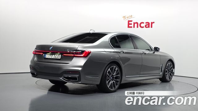 BMW 7-Series 2021 — photo 2