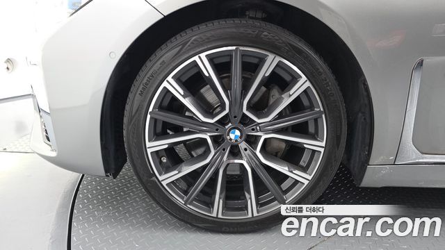 BMW 7-Series 2021 — photo 5