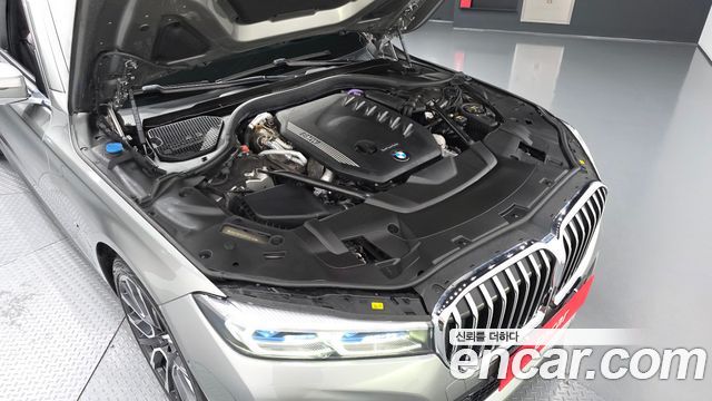 BMW 7-Series 2021 — photo 6