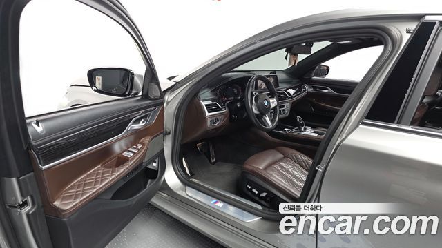 BMW 7-Series 2021 — photo 10