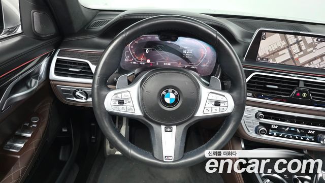 BMW 7-Series 2021 — photo 13