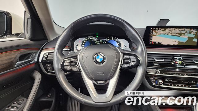 BMW 5-Series 2019 — photo 18