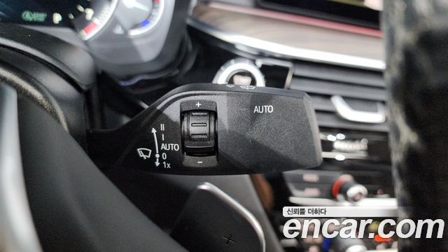 BMW 5-Series 2019 — photo 23