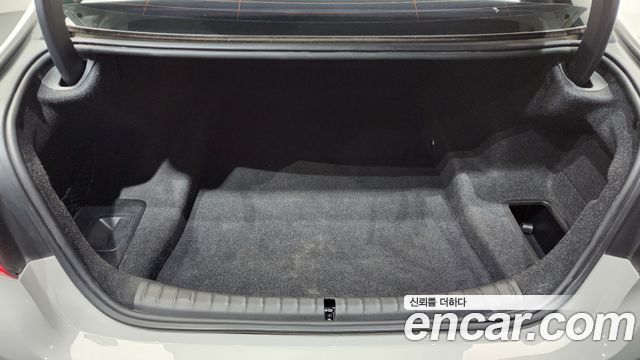 BMW 5-Series 2019 — photo 26