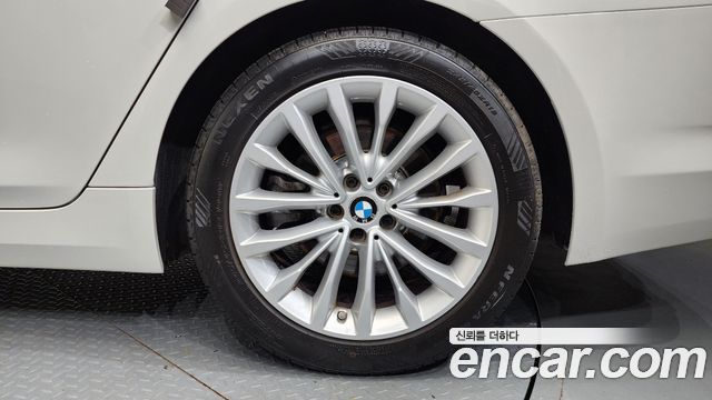 BMW 5-Series 2019 — photo 7