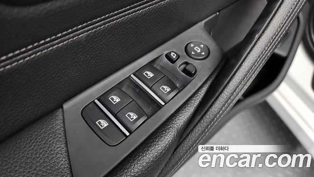 BMW 5-Series 2019 — photo 29