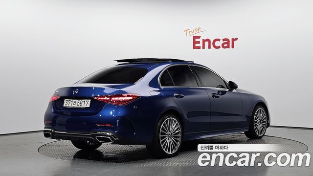 Mercedes-Benz C-Class 2022 — photo 2