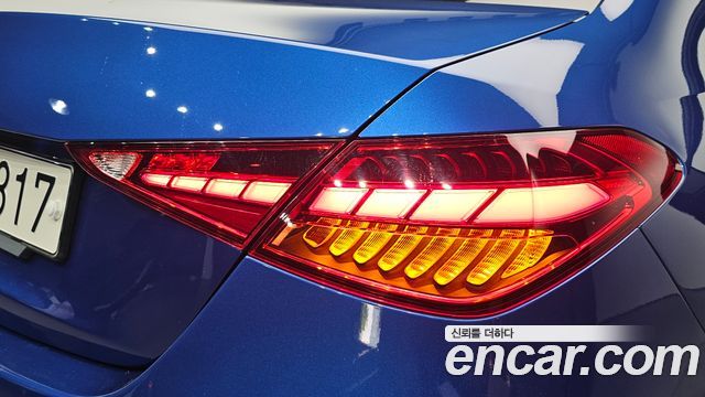 Mercedes-Benz C-Class 2022 — photo 9