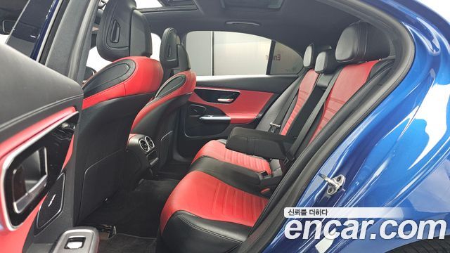 Mercedes-Benz C-Class 2022 — photo 28