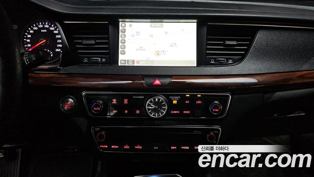 Kia K7 2017 — photo 18