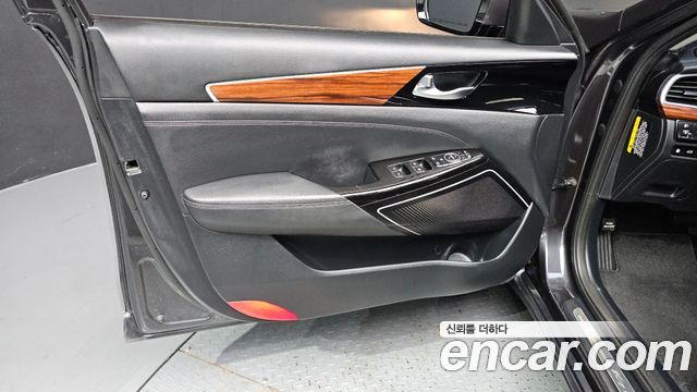 Kia K7 2017 — photo 14