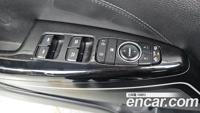 Kia K7 2017 — photo 31