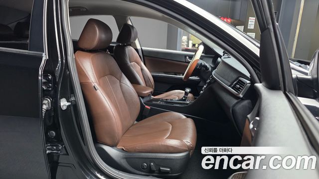 Kia K5 2016 — photo 17