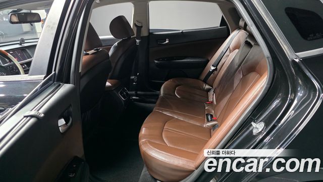Kia K5 2016 — photo 16