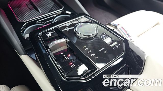 BMW 5-Series 2024 — photo 12