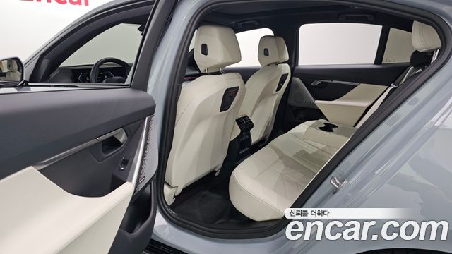 BMW 5-Series 2024 — photo 18