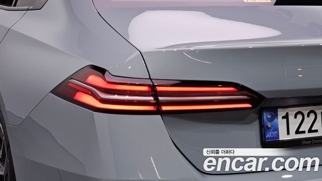 BMW 5-Series 2024 — photo 9