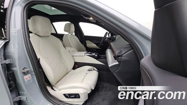 BMW 5-Series 2024 — photo 16