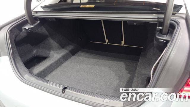 BMW 5-Series 2024 — photo 32