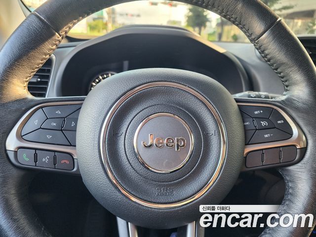 Jeep Renegade 2021 — photo 13