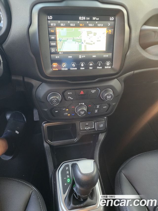 Jeep Renegade 2021 — photo 16