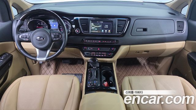 Kia Canival 2016 — photo 7