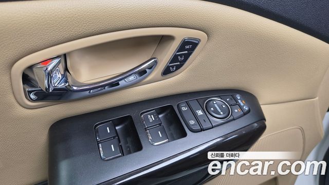 Kia Canival 2016 — photo 12