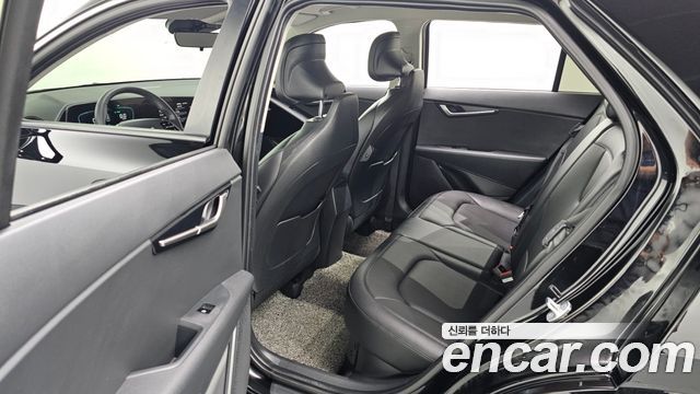 Kia Niro 2023 — photo 18