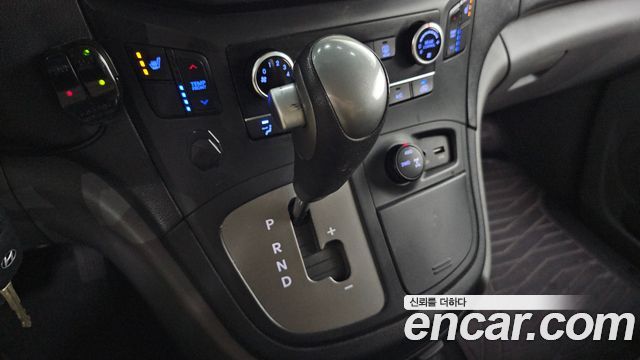 Hyundai Starex 2019 — photo 12
