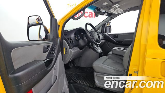 Hyundai Starex 2019 — photo 13