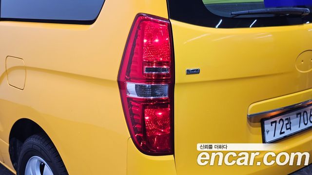 Hyundai Starex 2019 — photo 9