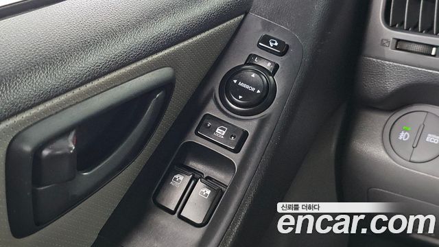 Hyundai Starex 2019 — photo 35