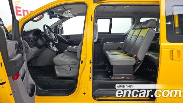 Hyundai Starex 2019 — photo 36