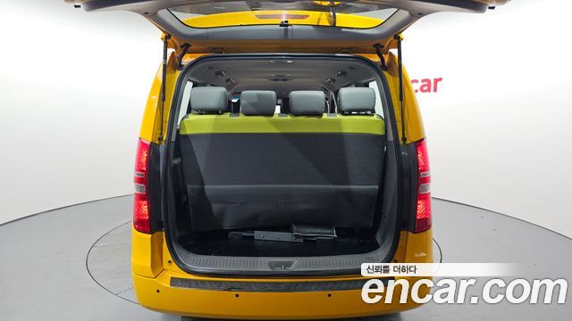 Hyundai Starex 2019 — photo 37