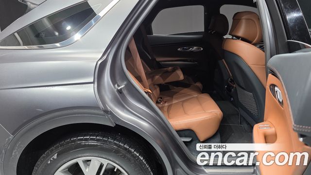 Genesis GV70 2021 — photo 12