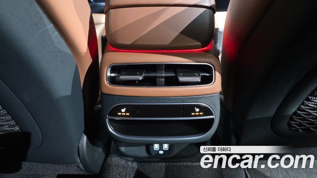 Genesis GV70 2021 — photo 19