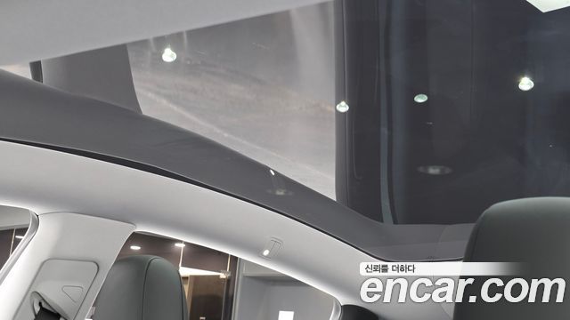 Tesla Model Y 2025 — photo 23
