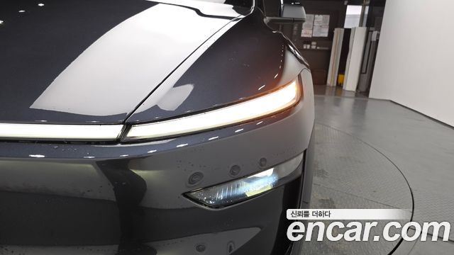 Tesla Model Y 2025 — photo 8