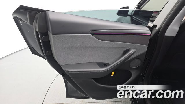 Tesla Model Y 2025 — photo 15