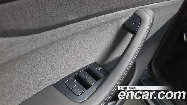 Tesla Model Y 2025 — photo 30