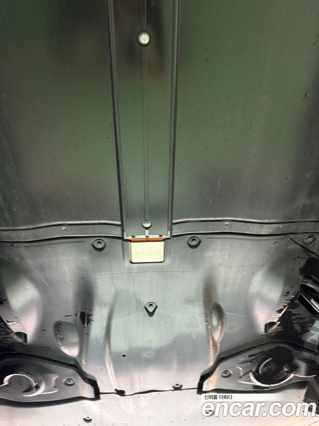 Tesla Model Y 2025 — photo 37