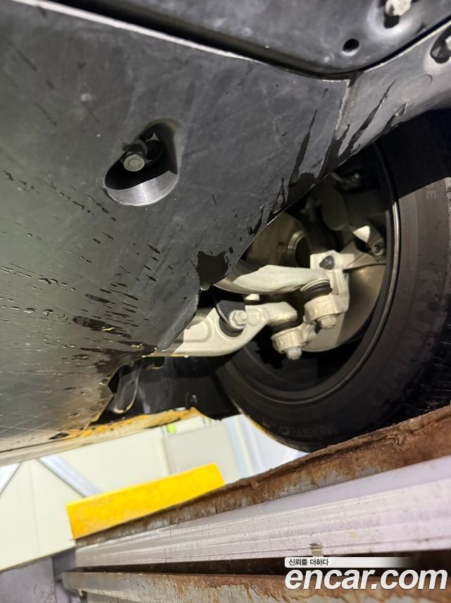 Tesla Model Y 2025 — photo 40