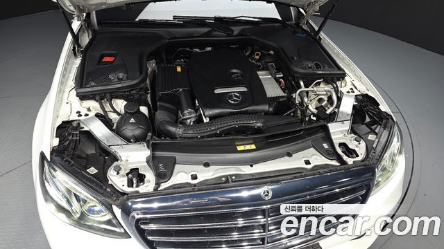 Mercedes-Benz E-Class 2018 — photo 6