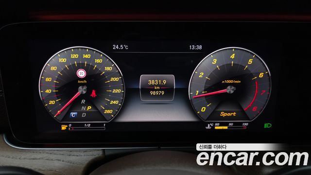 Mercedes-Benz E-Class 2018 — photo 8