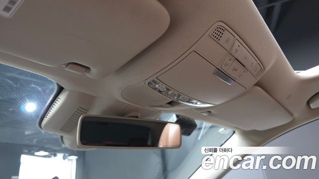 Mercedes-Benz E-Class 2018 — photo 19